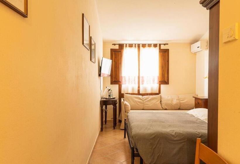 اتاق استاندارد سه نفره, Agriturismo Il Giglio