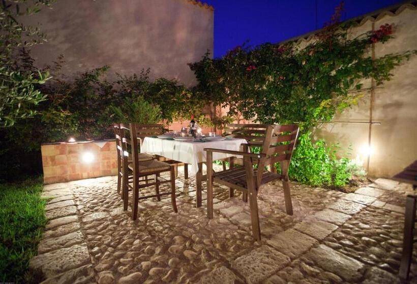 آپارتمان 1 خوابه با چشم‌انداز باغ, Palazzo Gambuzza