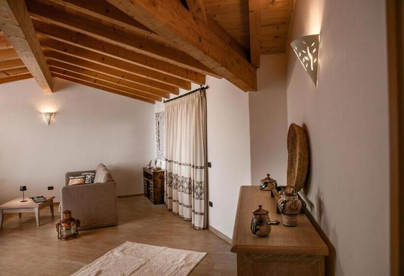 Люкс Deluxe Кровать Кинг, Punta Falcone Resort