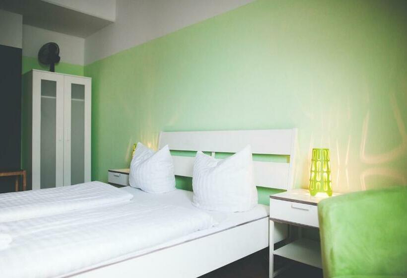 اتاق استاندارد, Stayinn Hostel Und Gastehaus