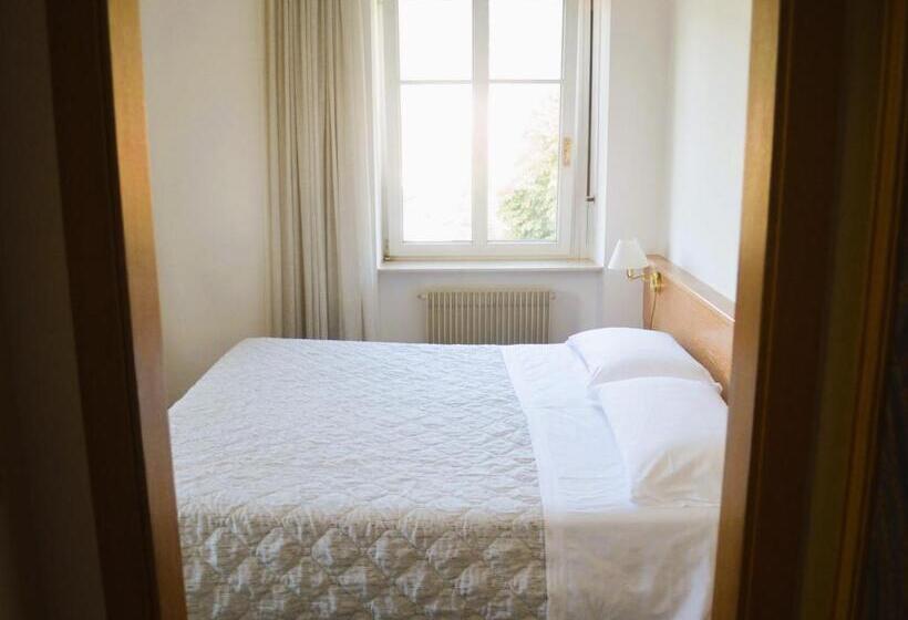 컴포트 트리플 룸, Villa Regina