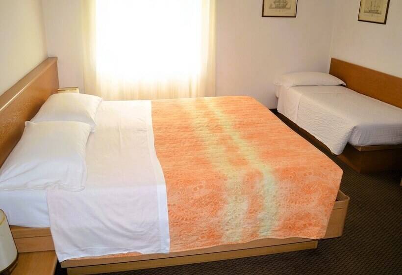 Quarto Triplo Comfort, Villa Regina