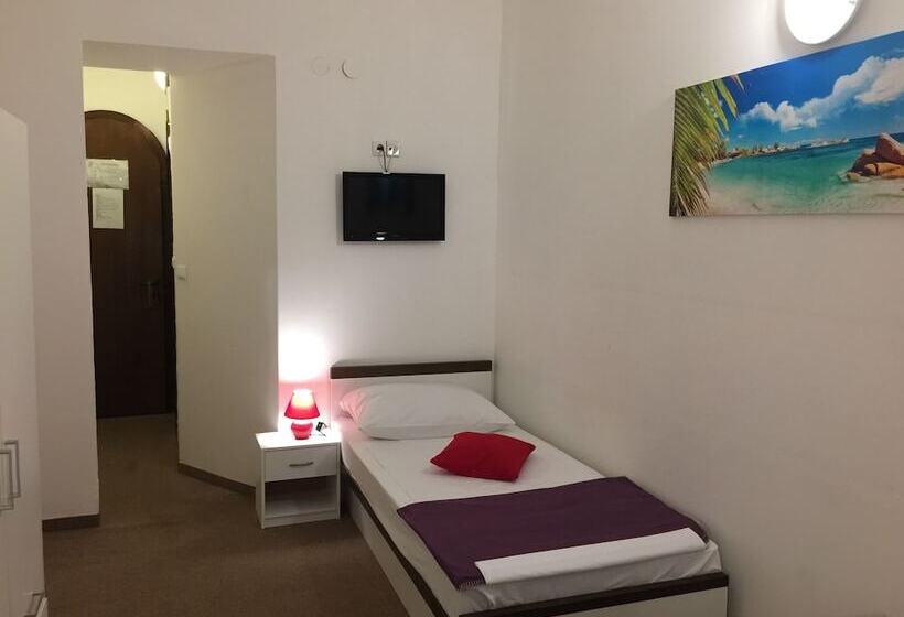 اتاق اکونومی, Ruža