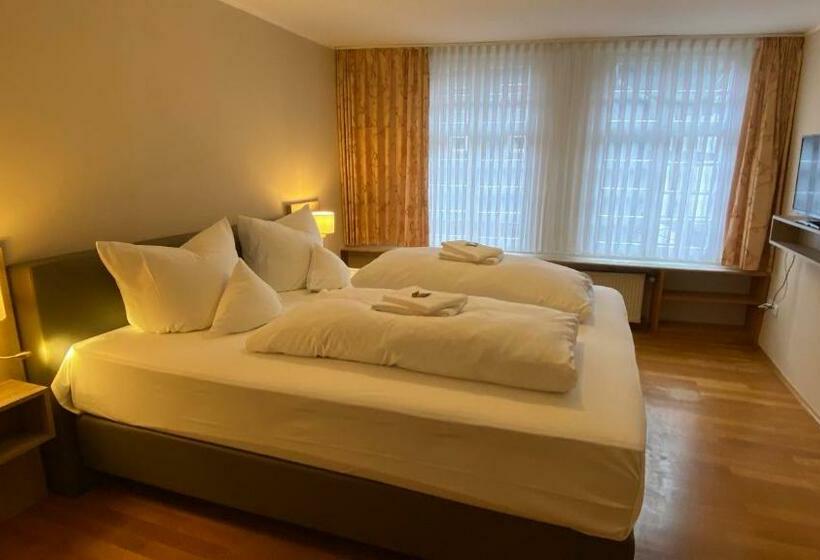 Семейный Номер, Horchem Hotel Restaurant Café Bar