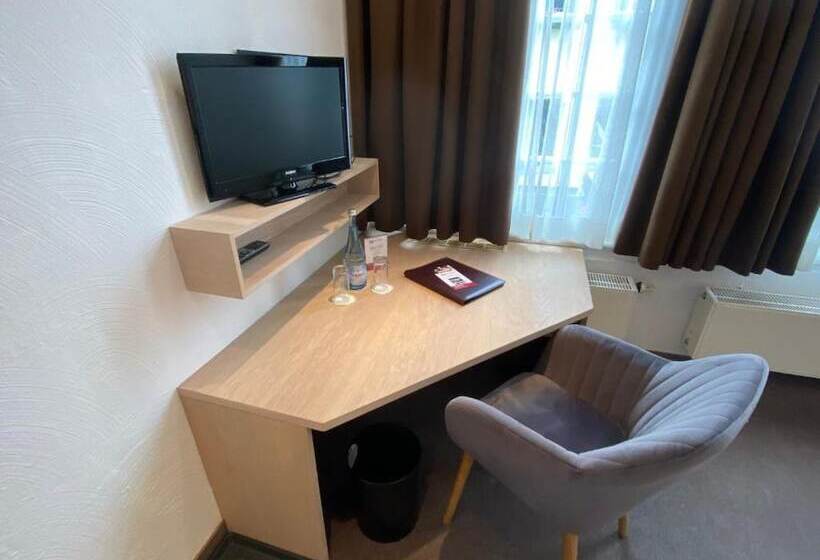 Номер Стандарт, Horchem Hotel Restaurant Café Bar