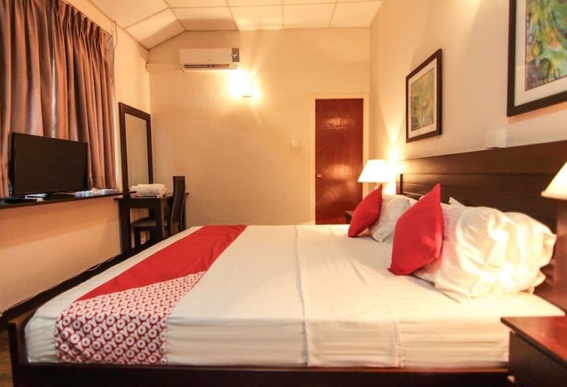 标准间, Tropic Inn