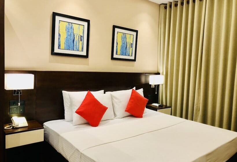 标准间, Tropic Inn