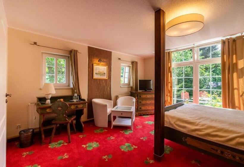 Семейный Номер Вид на Сад, Romantik Hotel Zum Lindengarten