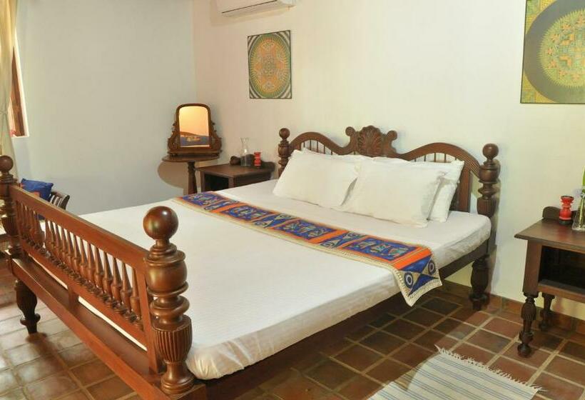 샬레, The Waves Beach Chalets