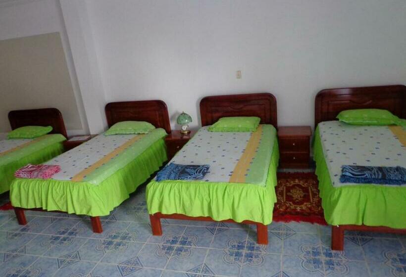 4인용 스탠다드 룸, Hostal Insular