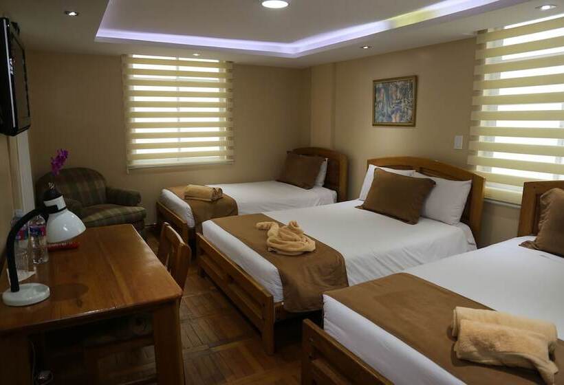 Quarto Triplo Estandar, Carolina Montecarlo