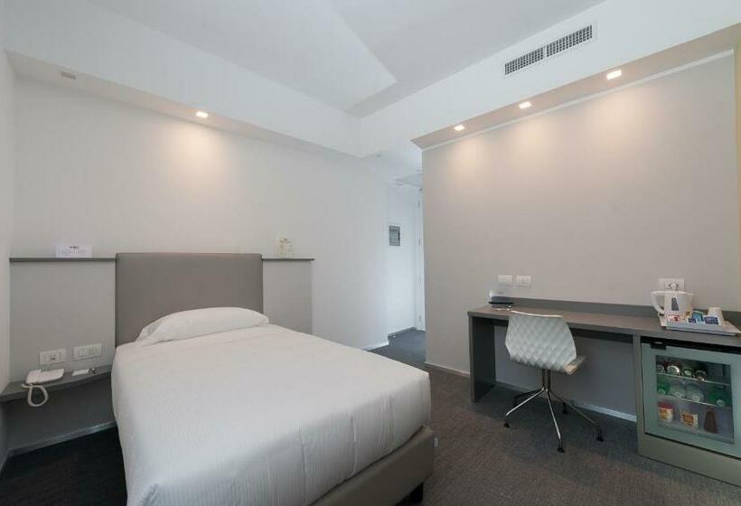 اتاق استاندارد یک نفره, Executive Inn Boutique