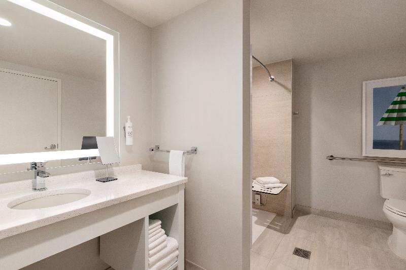 اتاق استاندارد با تخت بزرگ برای معلولان, Hilton Garden Inn Xi An High Tech Zone