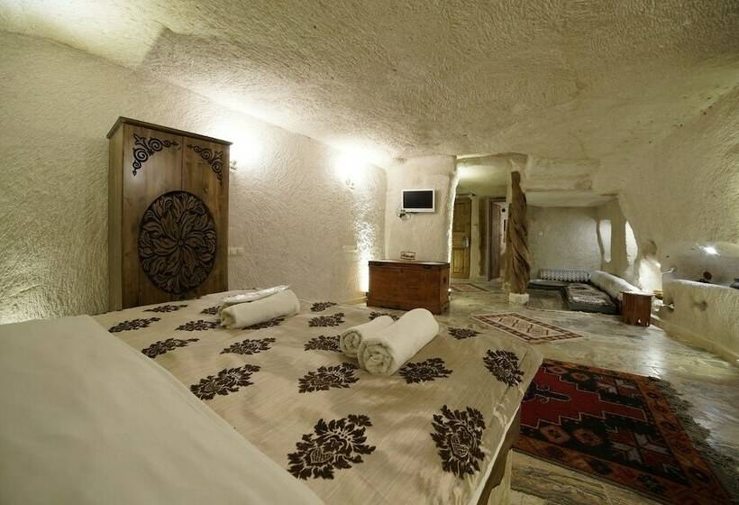 스탠다드 룸, Melek Cave