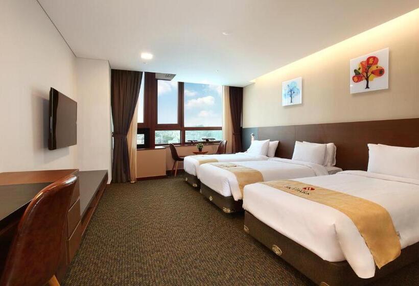 اتاق استاندارد سه نفره, Skypark Kingstown Dongdaemun