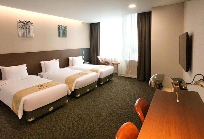 اتاق استاندارد سه نفره, Skypark Kingstown Dongdaemun