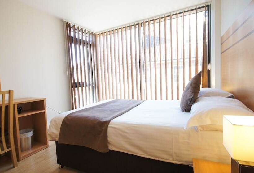 شقة سوبريور غرفة واحدة, Crompton House Apartments