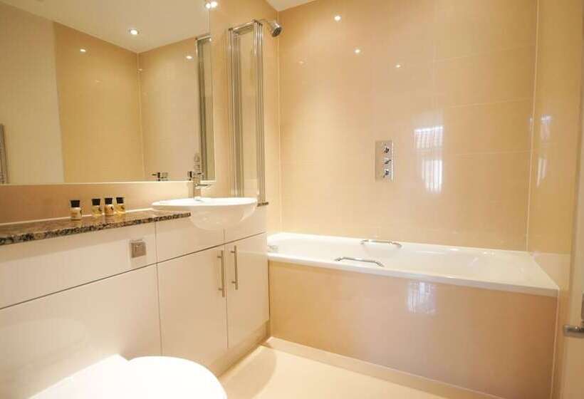 شقة سوبريور غرفة واحدة, Crompton House Apartments