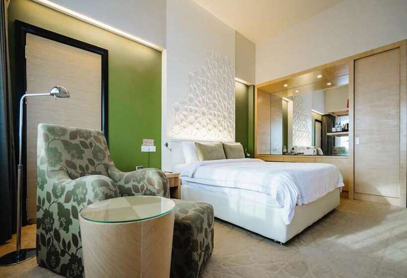 Quarto Deluxe Cama King, Raia Hotel Kota Kinabalu