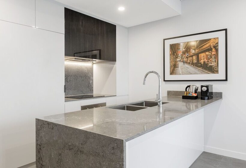 3 Bedroom Suite, Meriton Suites Melbourne