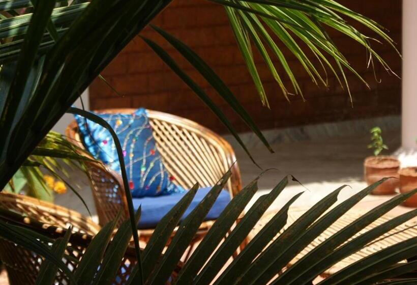 Четырехместный Номер Стандарт с Балконом, Ashiyana Cliff And Beach Resort