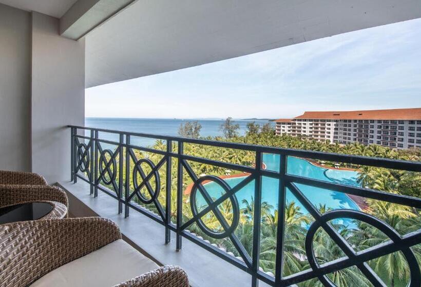 اتاق لوکس با چشم‌انداز دریا, Sheraton Phu Quoc Long Beach Resort