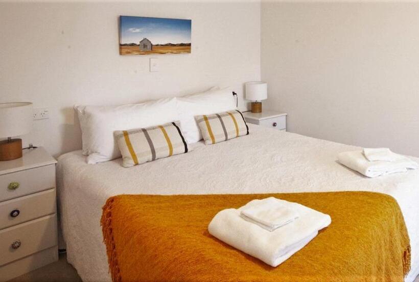 شقة غرفتين, Golden Bay Motel