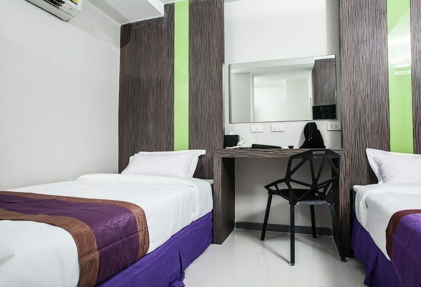 Quarto Estandar, Cubic Pratunam