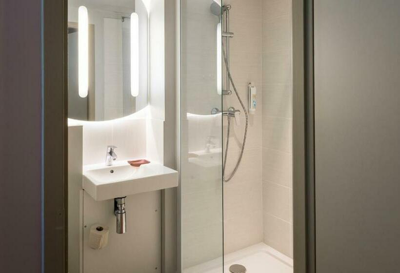 Triple Standard Room with Bunk Beds, Ibis Budget Sallanches Pays Du Mont-blanc