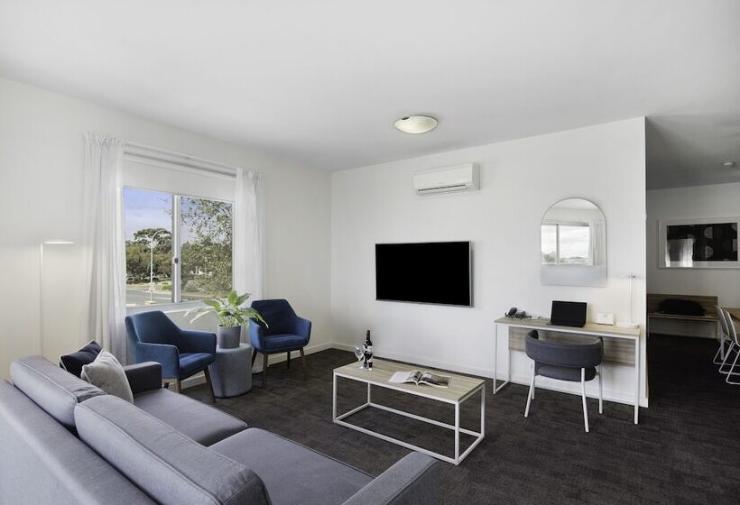Апартаменты 3 Спальни, Quest Mawson Lakes