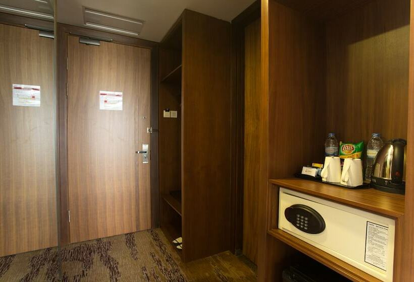Номер Deluxe, I Hotel Baloi Batam