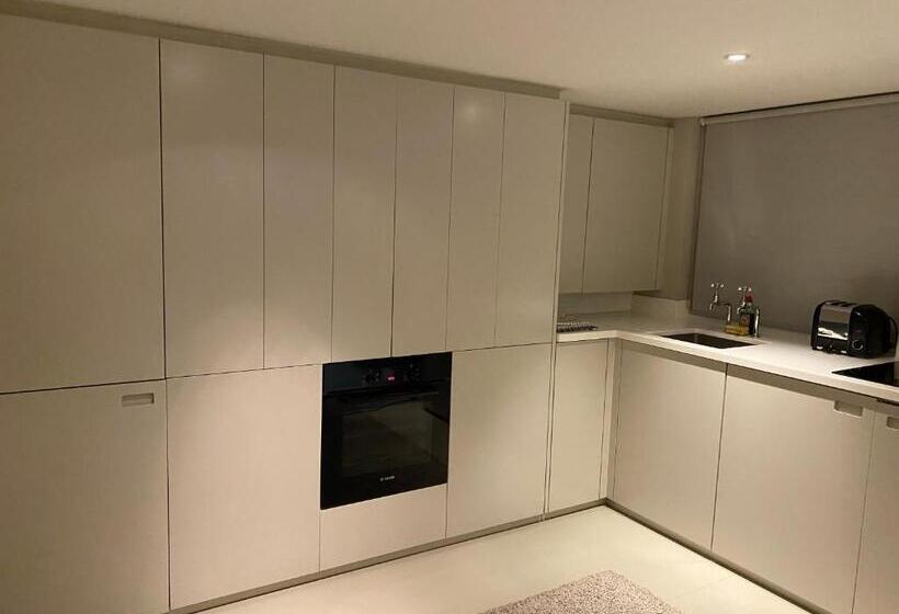 침실 1개 아파트, Kennington B & B