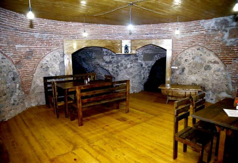 اتاق استاندارد, Old Rabati