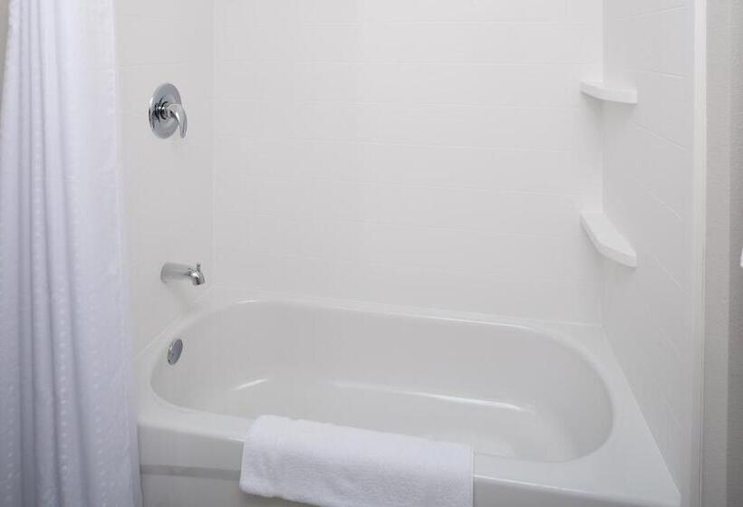 Номер Стандарт Адаптированный для Инвалидов, Holiday Inn Express & Suites Kingdom City, An Ihg