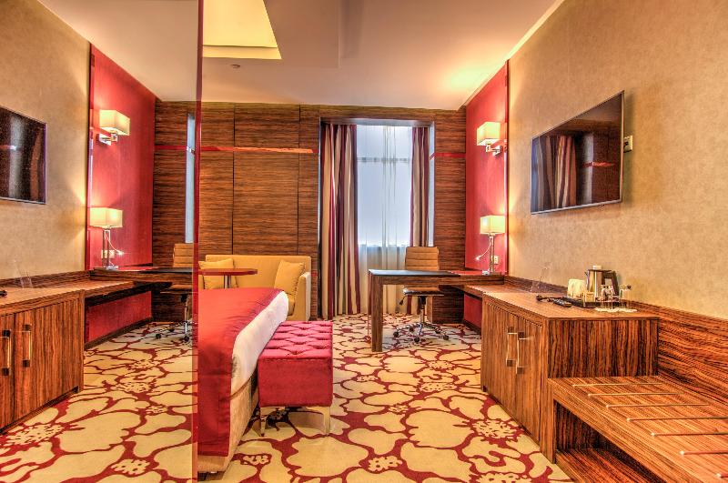 이그제큐티브 룸 킹사이즈 침대, Holiday Inn Plovdiv, An Ihg