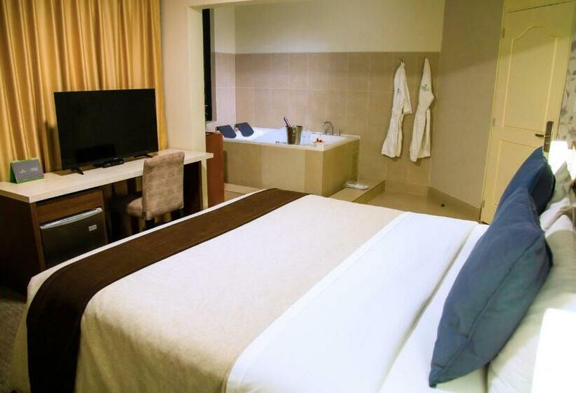 سوئیت با وان آب گرم, Palmetto Hotel Business La Perla