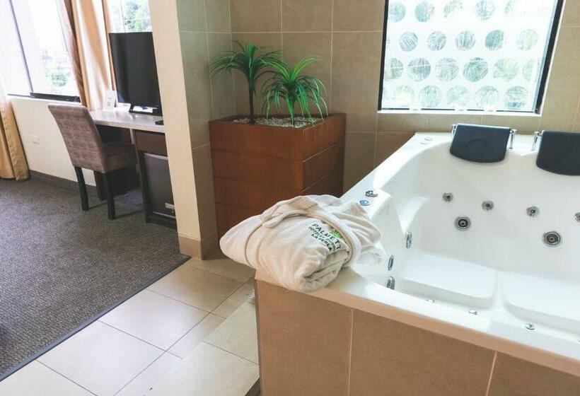 سوئیت با وان آب گرم, Palmetto Hotel Business La Perla