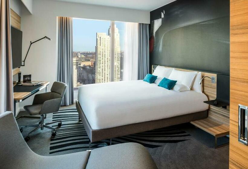 Номер Superior, Novotel London Canary Wharf
