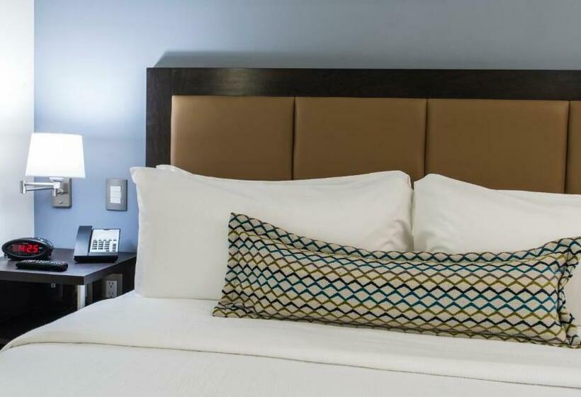 Люкс Кровать Кинг, Candlewood Suites   Queretaro Juriquilla, An Ihg