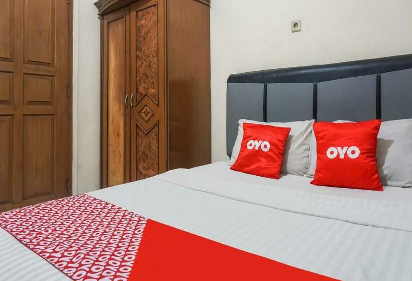 Standard Room, Reddoorz Near Lokasari Mangga Besar 7