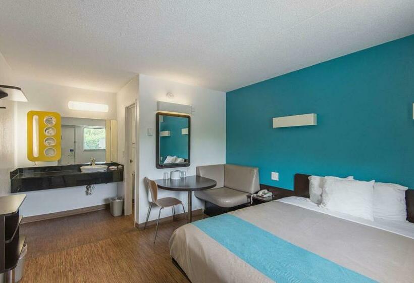 Стандартный Номер Кровать Кинг, Motel 6 Overland Park, Ks