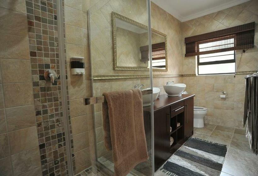 Номер Deluxe с Балконом, Sunset Manor Guest House