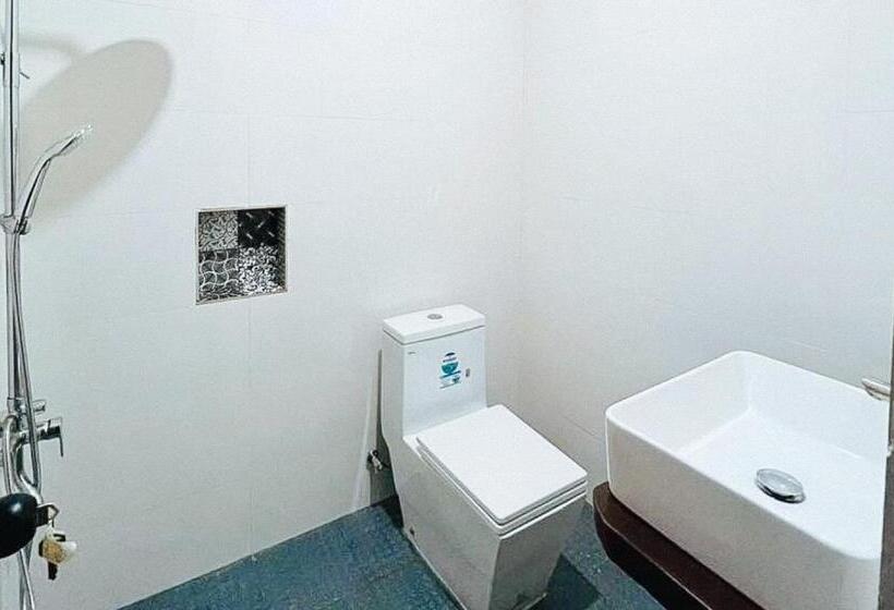 Семейный Номер, Reddoorz At Casa Rafaelle Transient Ilocos Sur