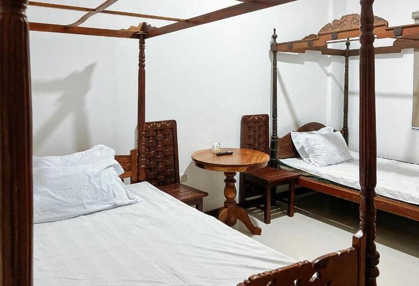Четырехместный Номер Стандарт, Reddoorz At Casa Rafaelle Transient Ilocos Sur