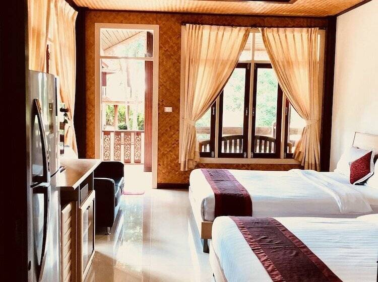 디럭스 방갈로, Baanpufa Resort