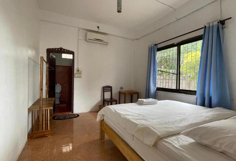 Quarto Estandar, Sokxay Guerthouse