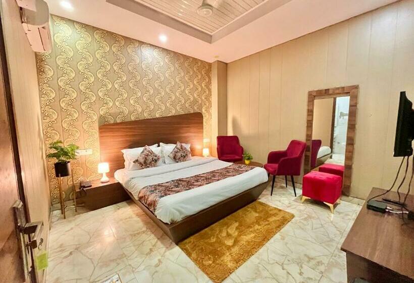 디럭스 룸, The Pearl Grand, Top Rated & Most Awarded Property In Chandigarh