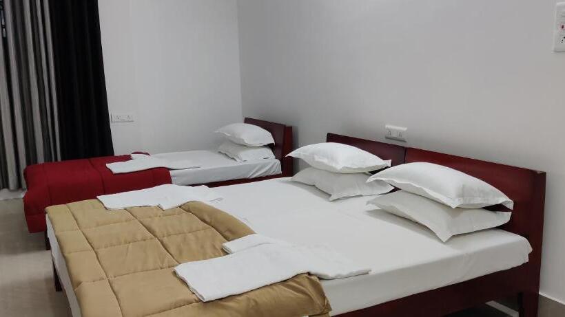 اتاق لوکس سه تخته, Usc Home Stay 307