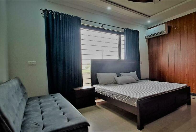 豪华三人间, Islamabad Transit Guest House