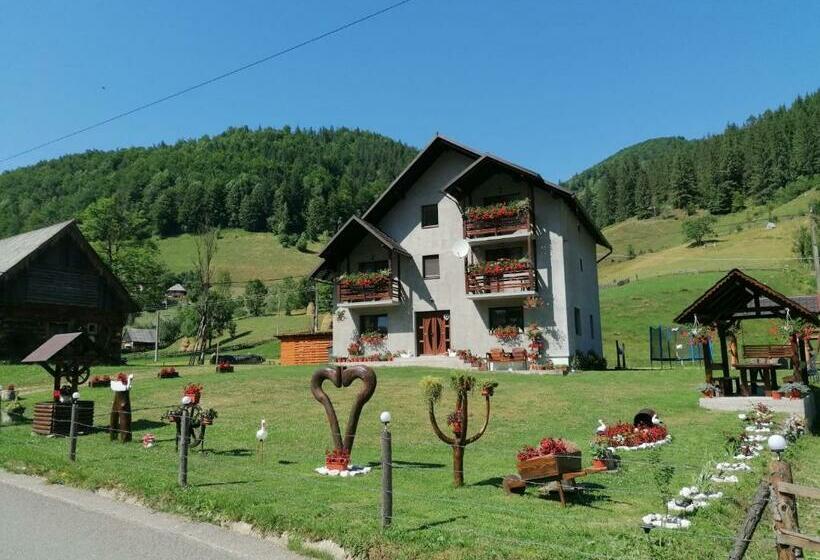 Номер Стандарт с Балконом, Cabana Inima Munților